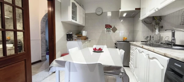 Apartamento T2 para Venda em Massamá e Monte Abraão