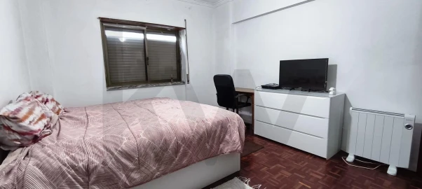 Apartamento T2 para Venda em Massamá e Monte Abraão