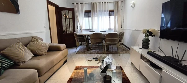 Apartamento T2 para Venda em Massamá e Monte Abraão