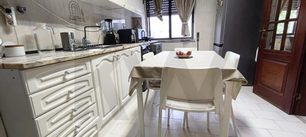 Apartamento T2 para Venda em Massamá e Monte Abraão