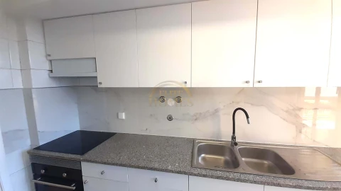 Apartamento T3 para Venda em Laranjeiro e Feijó