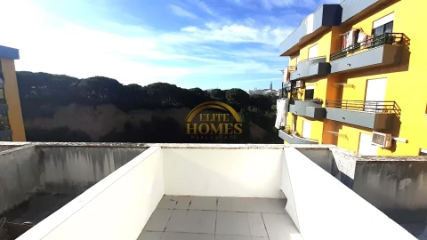 Apartamento T3 para Venda em Laranjeiro e Feijó