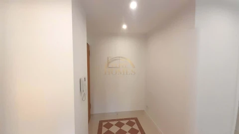 Apartamento T3 para Venda em Laranjeiro e Feijó