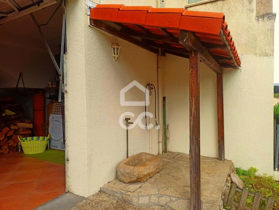 Moradia T3 para Venda em Basto Foto 42