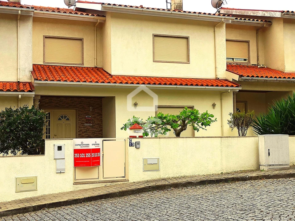 Moradia T3 para Venda em Basto Foto 1