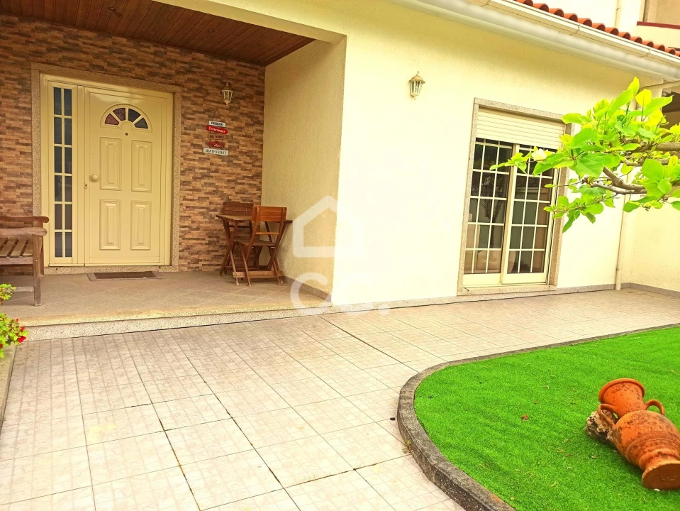 Moradia T3 para Venda em Basto Foto 4