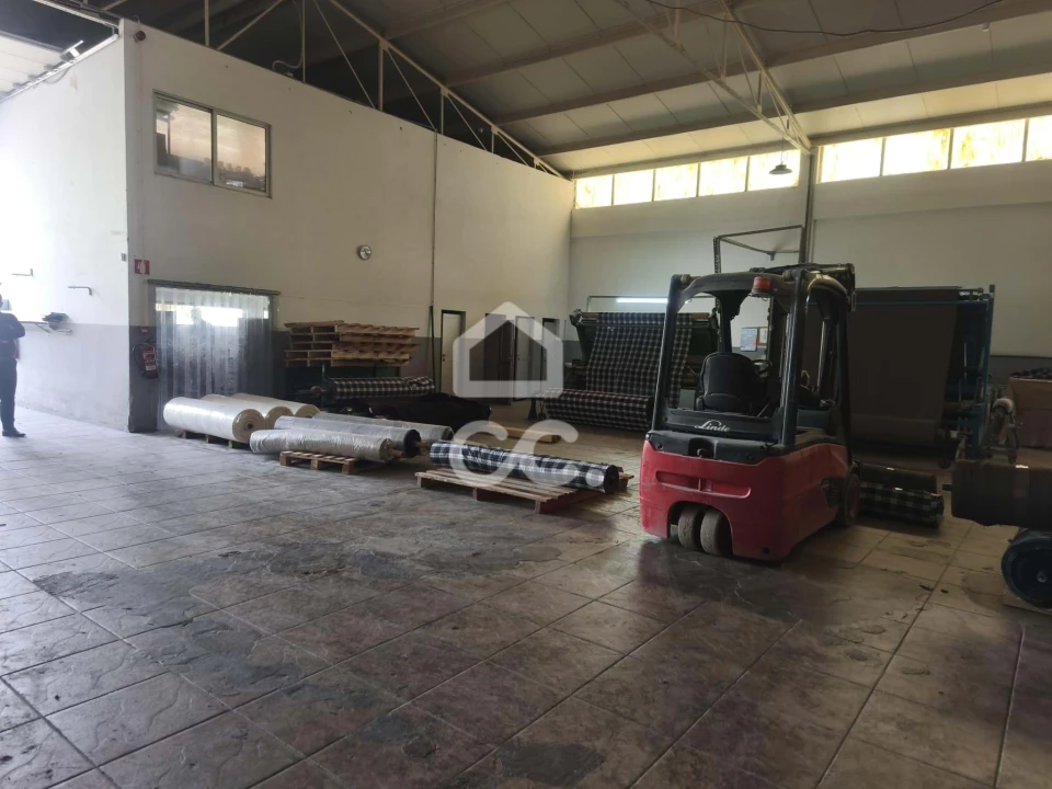 Armazém para Venda em Oliveira (Santa Maria) Foto 14