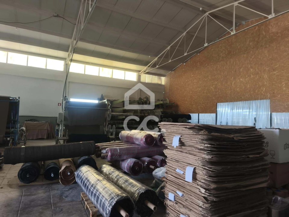 Armazém para Venda em Oliveira (Santa Maria) Foto 4