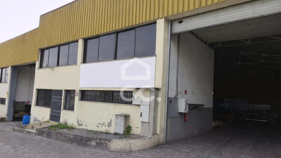 Armazém para Venda em Oliveira (Santa Maria)