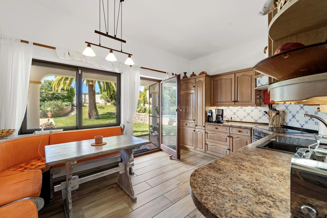 Moradia T4 para Venda em Santa Barbara de Nexe Foto 58