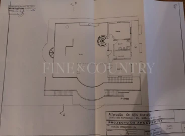 Moradia T4 para Venda em Santa Barbara de Nexe