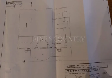 Moradia T4 para Venda em Santa Barbara de Nexe