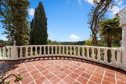 Moradia T4 para Venda em Santa Barbara de Nexe