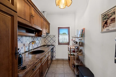 Moradia T4 para Venda em Santa Barbara de Nexe