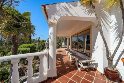 Moradia T4 para Venda em Santa Barbara de Nexe