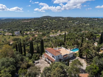 Moradia T4 para Venda em Santa Barbara de Nexe