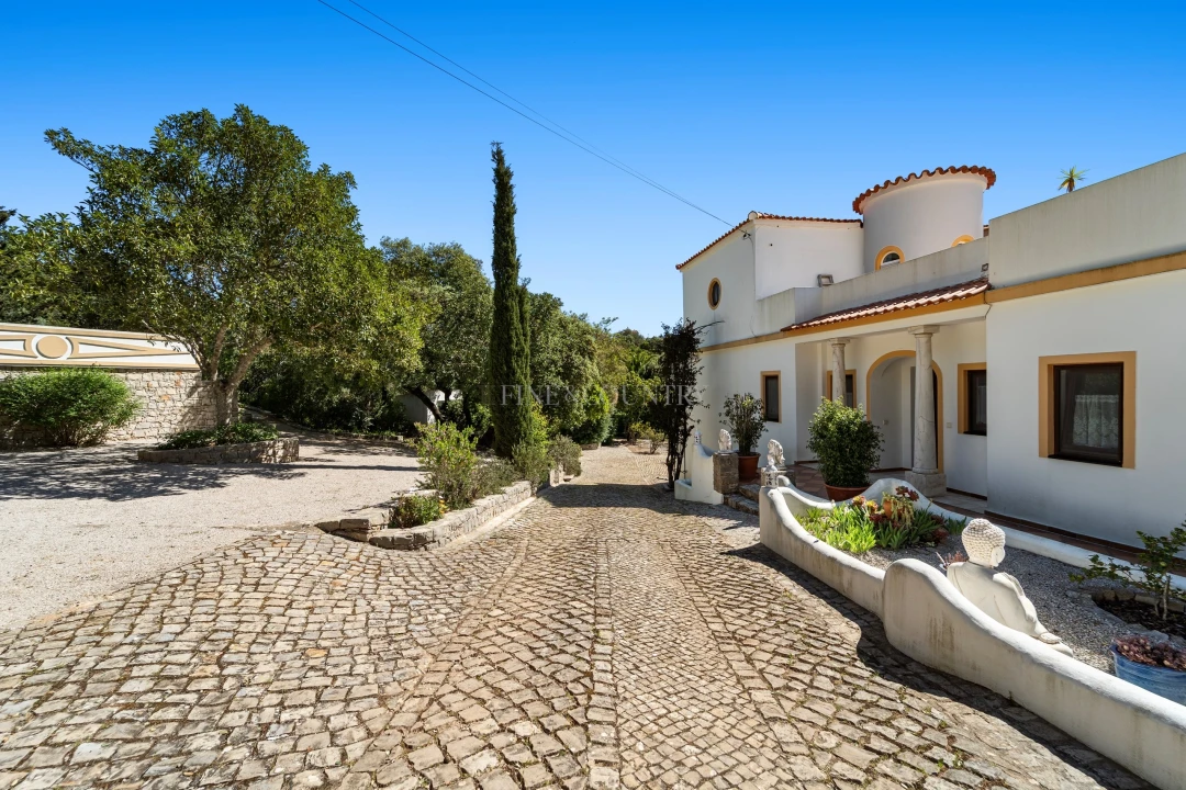 Moradia T4 para Venda em Santa Barbara de Nexe Foto 21