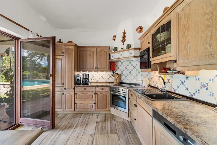 Moradia T4 para Venda em Santa Barbara de Nexe Foto 59