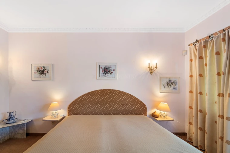 Moradia T4 para Venda em Santa Barbara de Nexe Foto 30