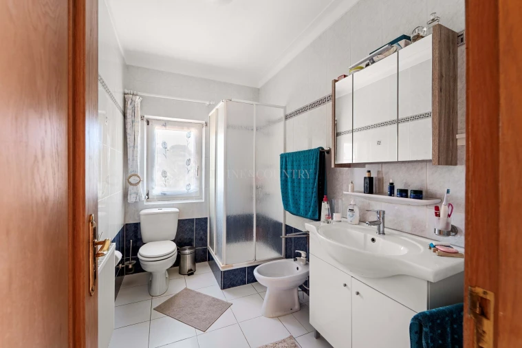 Moradia T4 para Venda em Santa Barbara de Nexe Foto 47