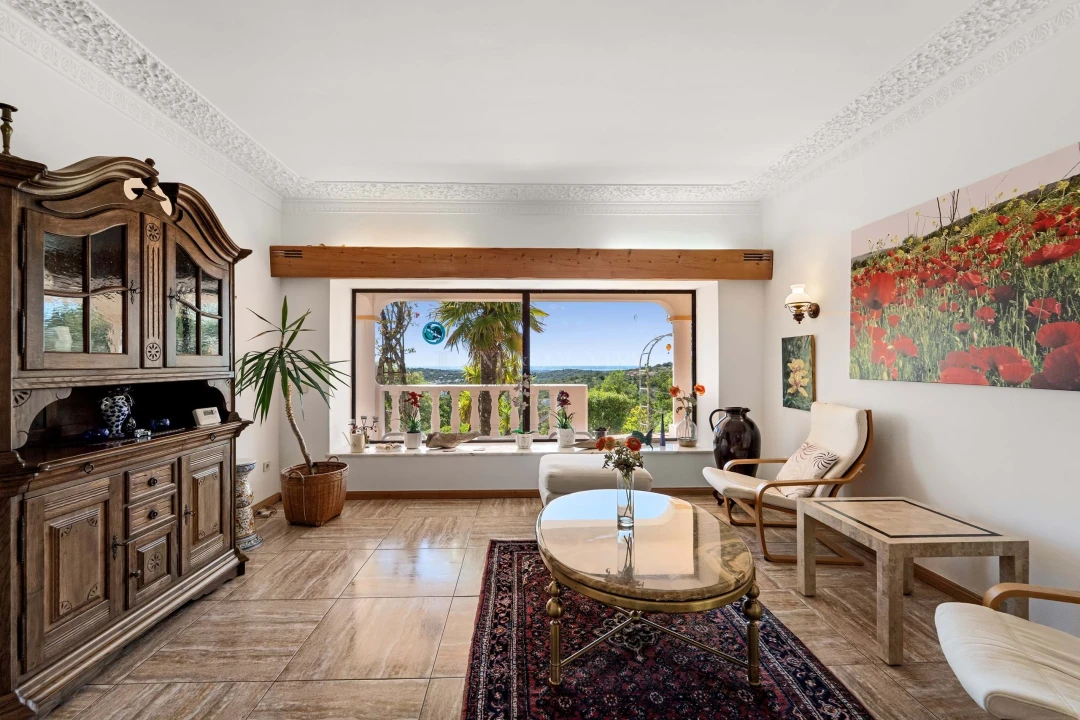 Moradia T4 para Venda em Santa Barbara de Nexe Foto 3