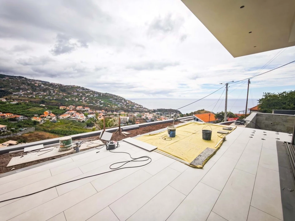 Moradia T3 para Venda em Ribeira Brava Foto 3