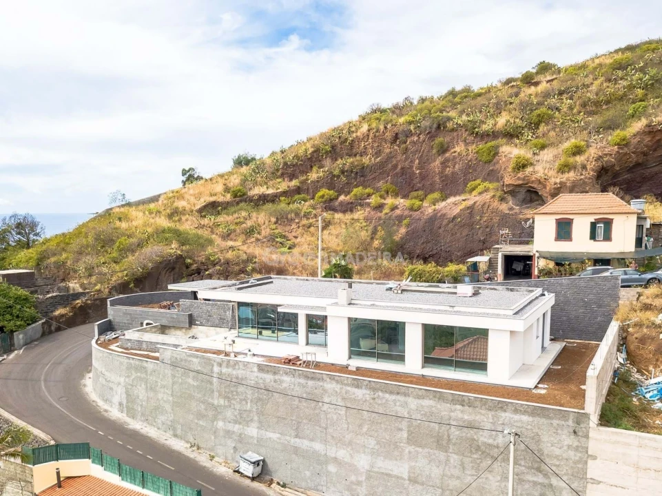 Moradia T3 para Venda em Ribeira Brava Foto 18