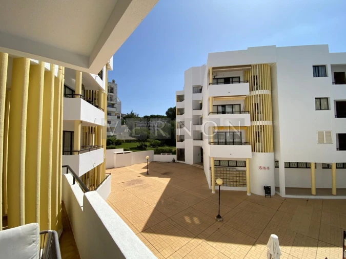 Apartamento T1 para Venda em Quarteira Foto 5