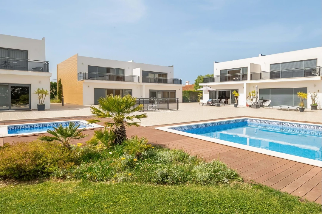 Moradia T4 para Venda em Agualva e Mira-Sintra Foto 1