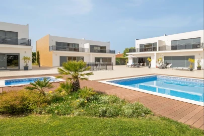 Moradia T4 para Venda em Agualva e Mira-Sintra