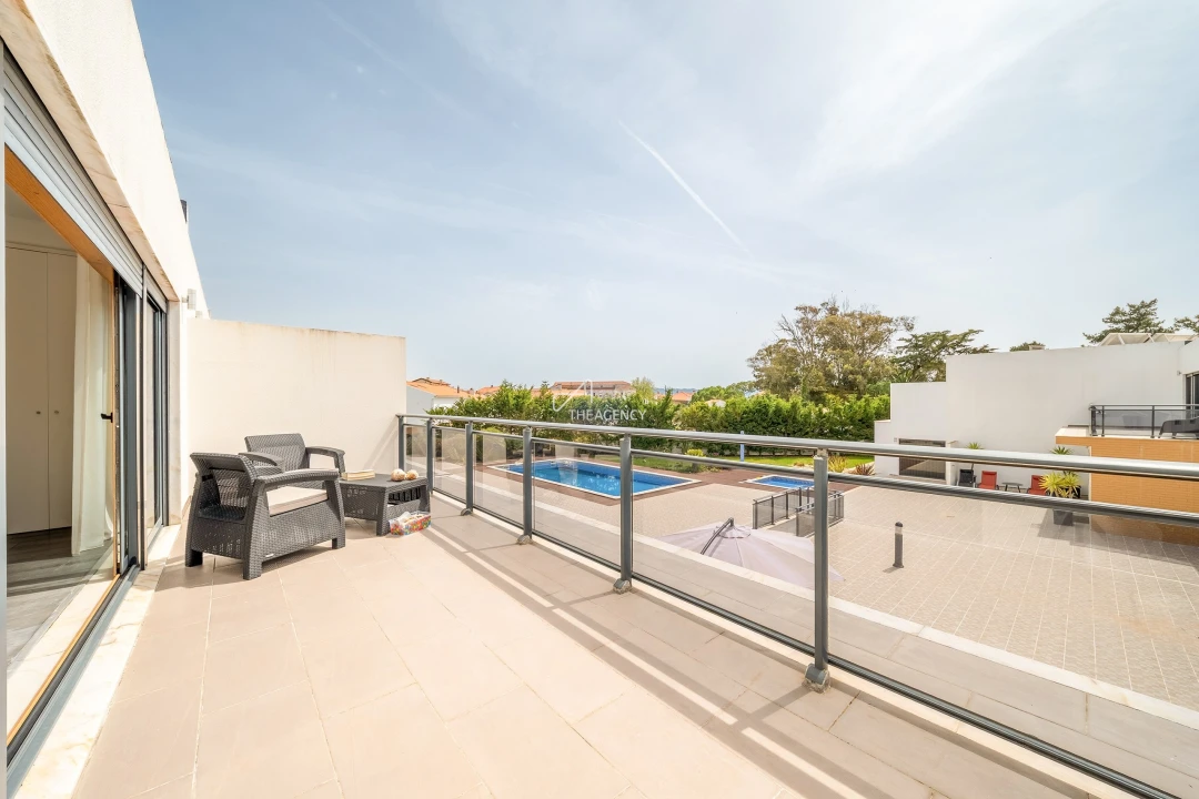 Moradia T4 para Venda em Agualva e Mira-Sintra Foto 2