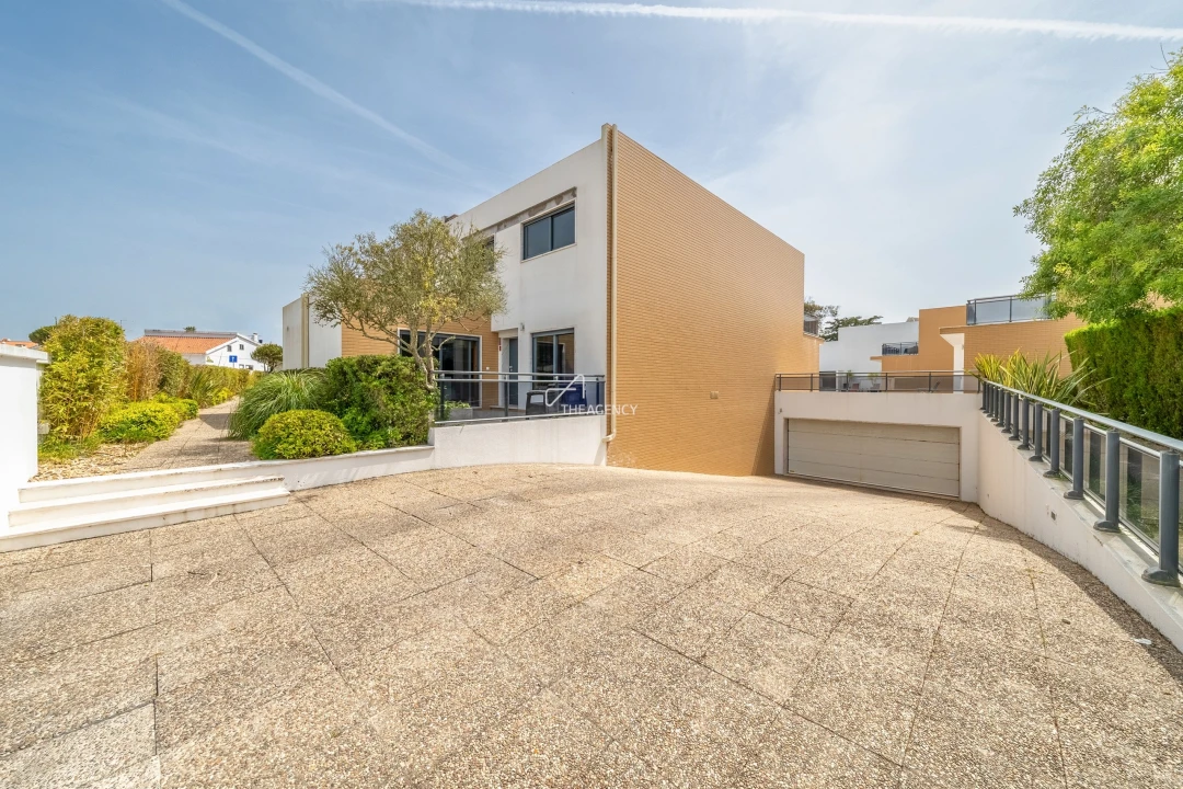 Moradia T4 para Venda em Agualva e Mira-Sintra Foto 33