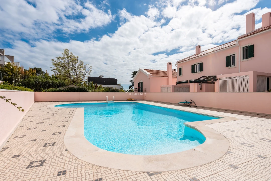 Moradia T3 para Venda em Alcabideche Foto 43