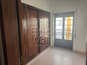 Moradia T4 para Venda em Arruda dos Vinhos