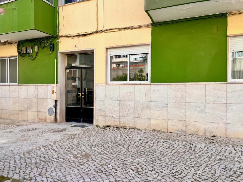 Apartamento T2 para Venda em Algueirão-Mem Martins Foto 15