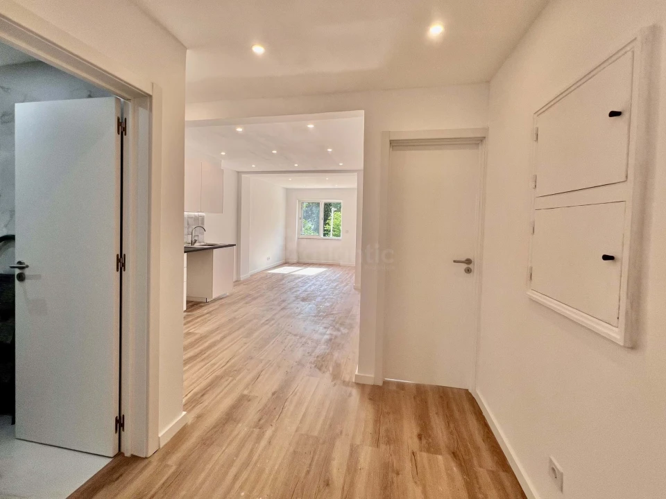 Apartamento T2 para Venda em Algueirão-Mem Martins Foto 1