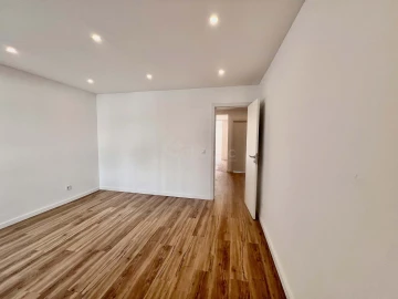 Apartamento T2 para Venda em Algueirão-Mem Martins