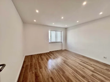 Apartamento T2 para Venda em Algueirão-Mem Martins