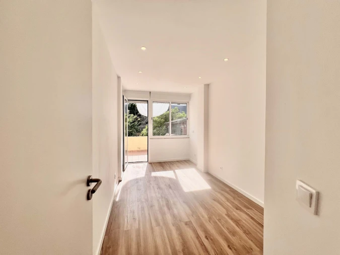 Apartamento T2 para Venda em Algueirão-Mem Martins Foto 8