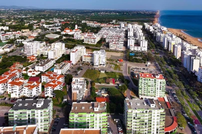 Terreno para Venda em Quarteira