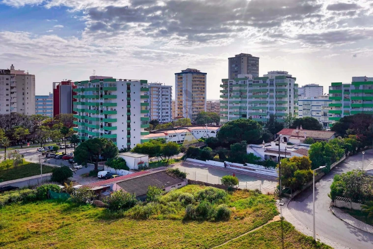 Terreno para Venda em Quarteira Foto 11