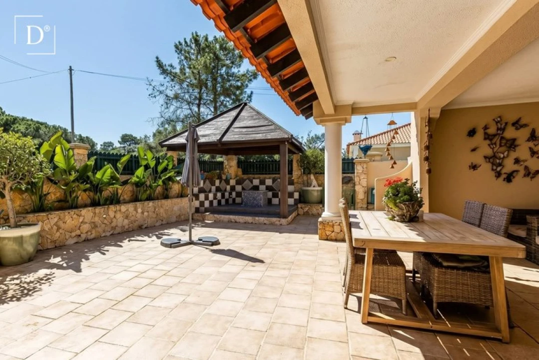 Moradia T3 para Venda em Albufeira e Olhos de Água Foto 1