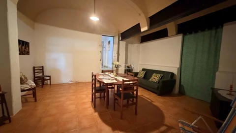 Prédio para Venda em Brinches