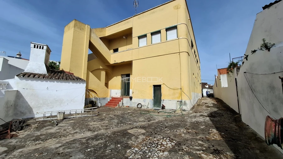 Moradia T7 para Venda em Brinches