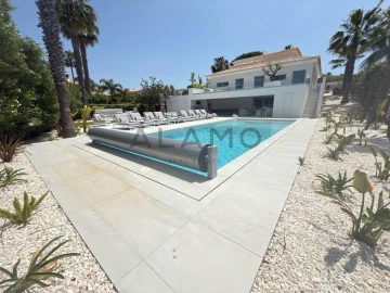 Moradia T5 para Venda em Almancil