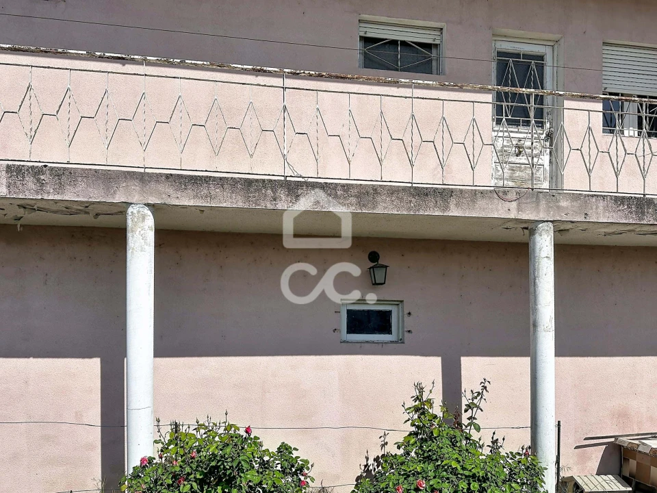 Moradia T3 para Venda em Santa Maria Maior Foto 6