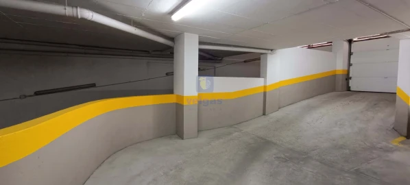 Apartamento T2 para Venda em Ramada e Caneças