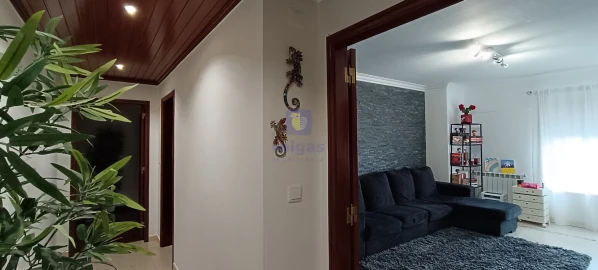 Apartamento T2 para Venda em Ramada e Caneças