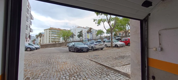 Apartamento T2 para Venda em Ramada e Caneças