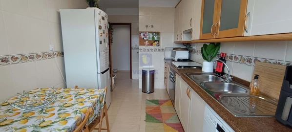 Apartamento T2 para Venda em Ramada e Caneças